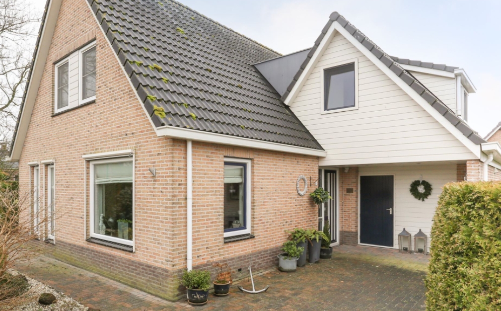 dakopbouw garage en een dakopbouw op woning geplaatst in Meppel, Hoogeveen en Hardenberg