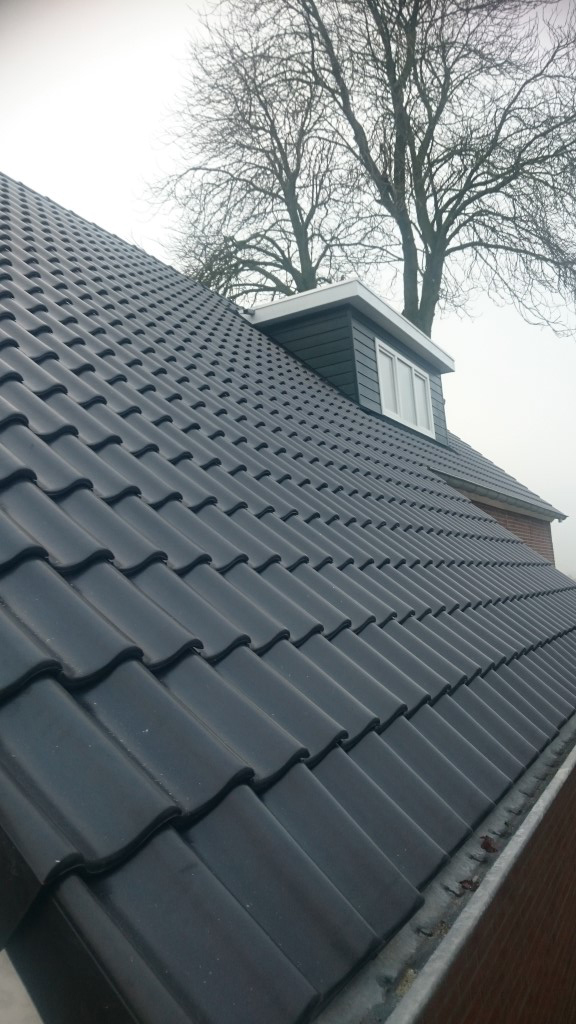 In Hoogeveen dankrenovatie en het vernieuwen van het dak in Hardenberg en dakpannen leggen in Meppel