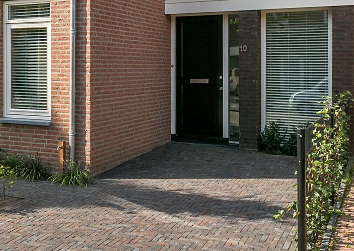In Hardenberg de garage verbouwd en omgebouwd tot meer leefruimte. Dit kan ook in Meppel en Hoogeveen